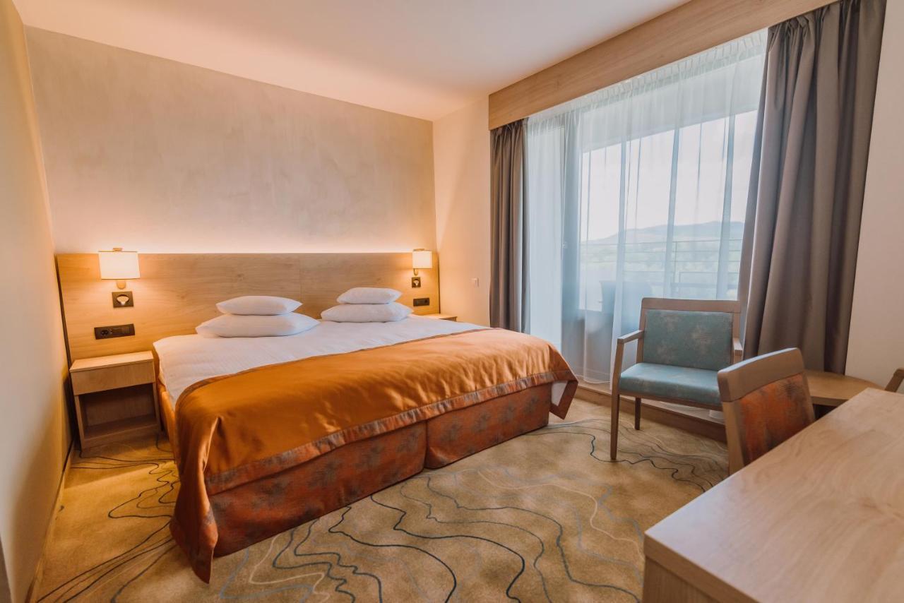 Hotel Ensana Ursina Sovata Zewnętrze zdjęcie